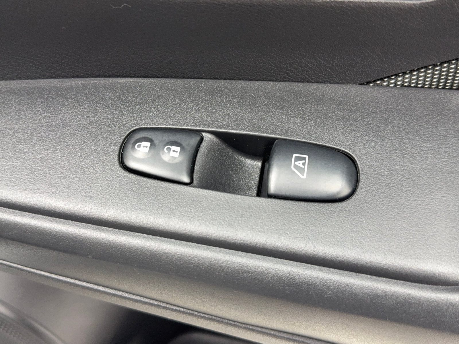 Used 2020 Nissan Kicks S FWD image 44