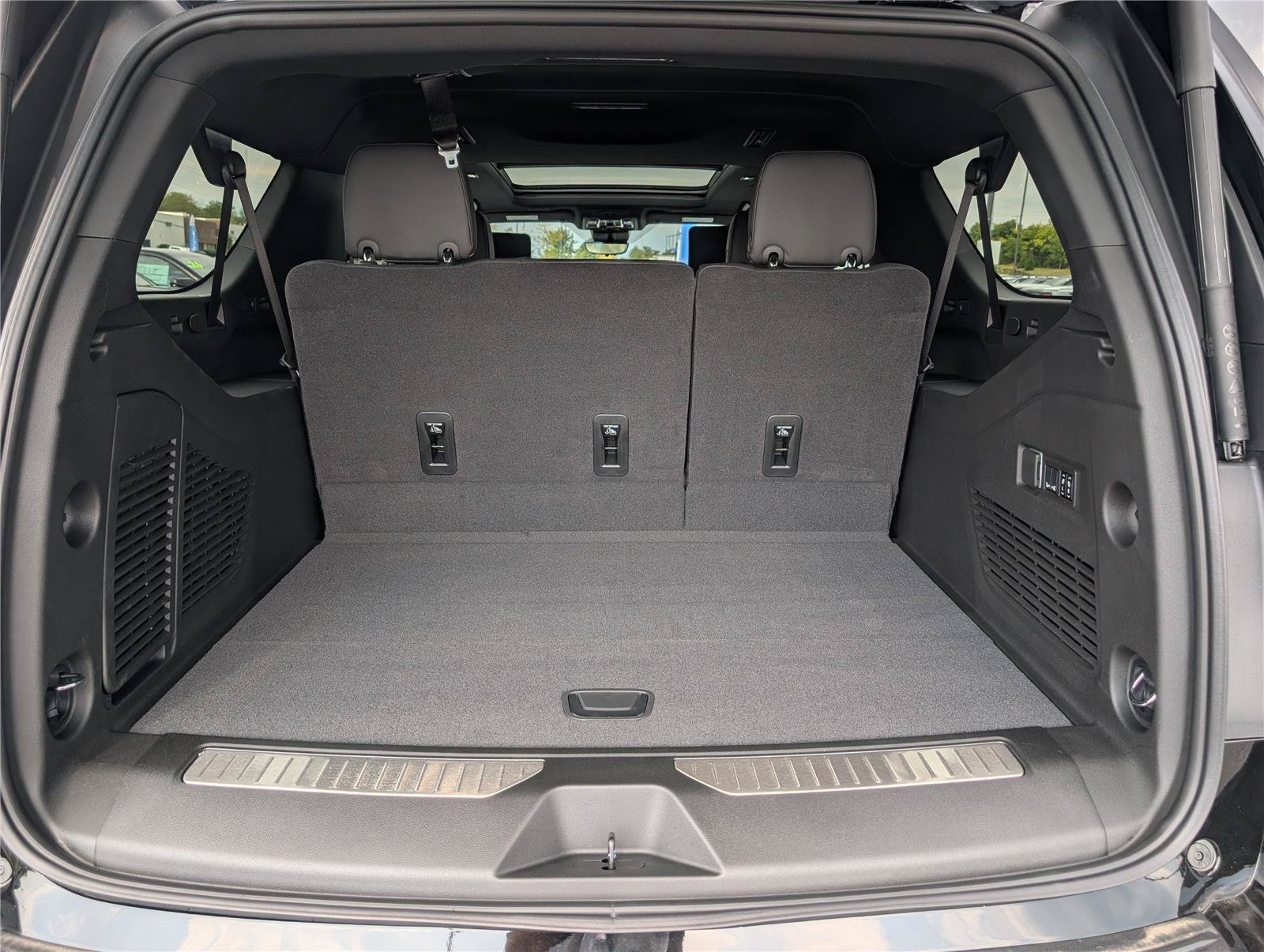 New 2026 Chevrolet Suburban Premier AWD/4WD image 10
