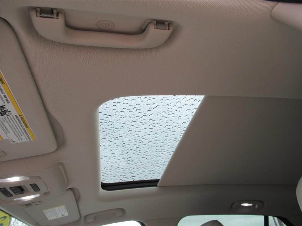 Used 2023 Buick Envision Avenir image 30