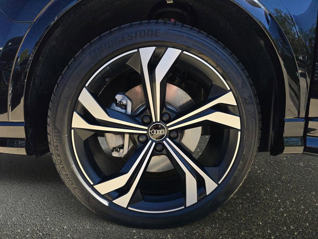 Certified 2024 Audi Q3 2.0T Premium Plus image 33