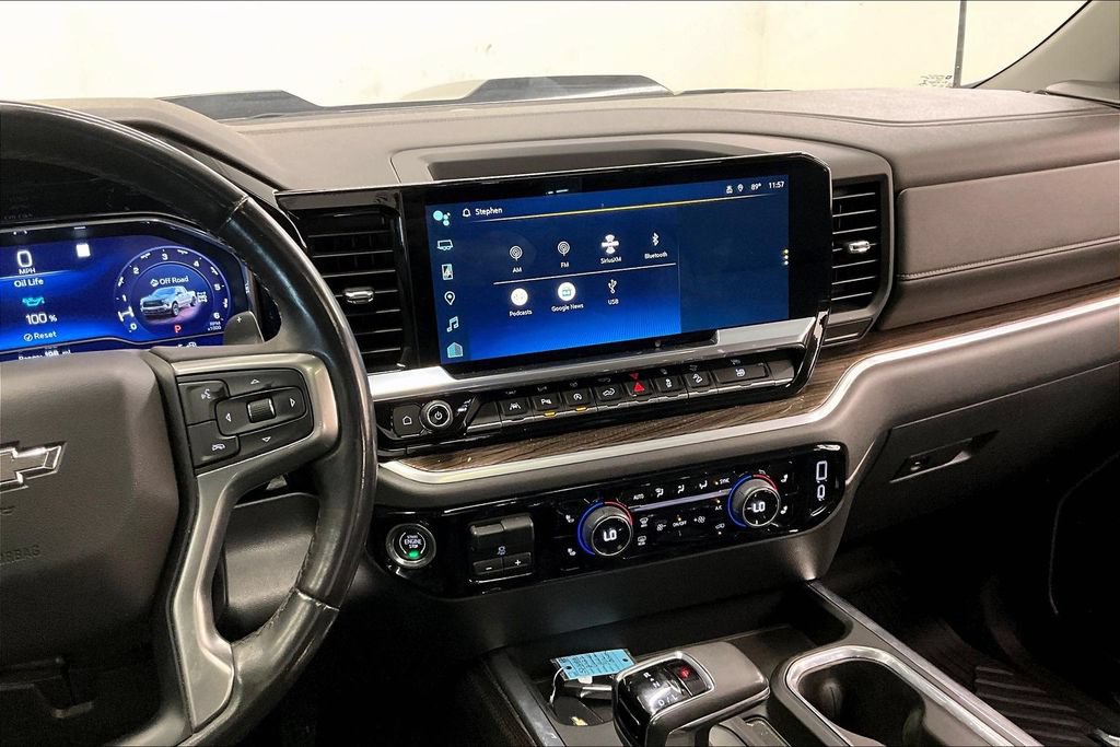 Used 2022 Chevrolet Silverado 1500 LT Trail Boss w/ LT Trail Boss Premium Package AWD/4WD image 5