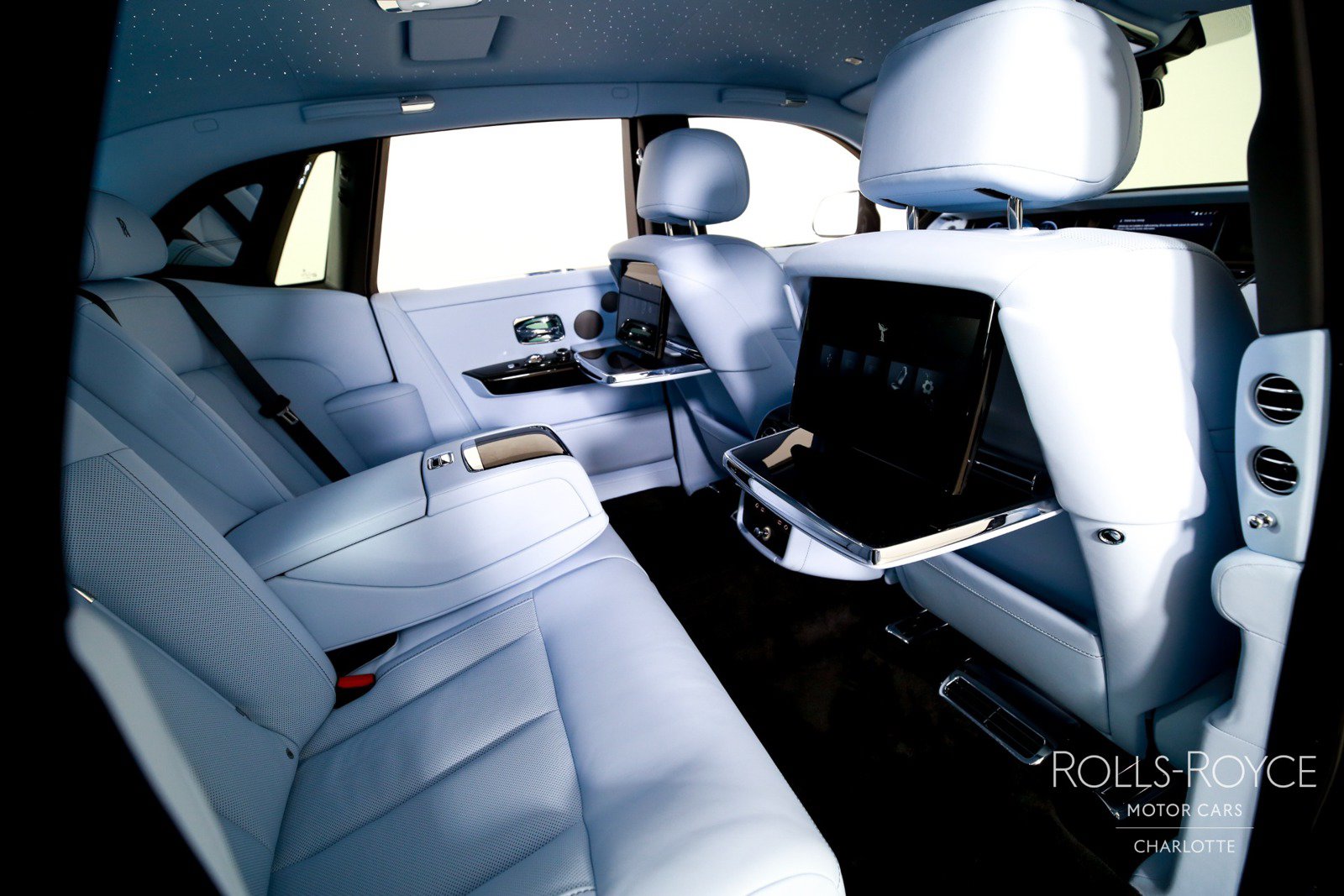 New 2027 Rolls-Royce Phantom Sedan RWD image 30