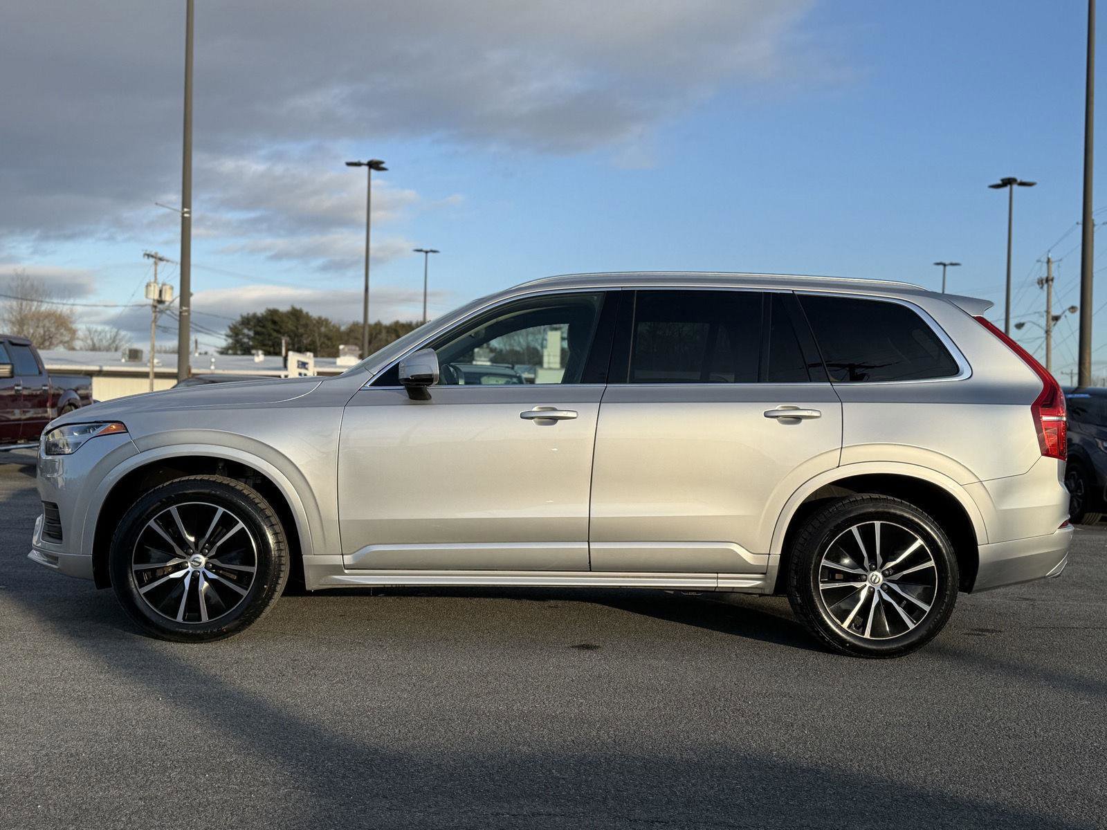 Used 2020 Volvo XC90 T6 Momentum image 8