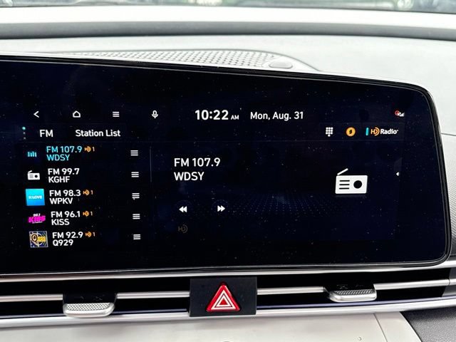 Used 2025 Hyundai Elantra Limited FWD image 15
