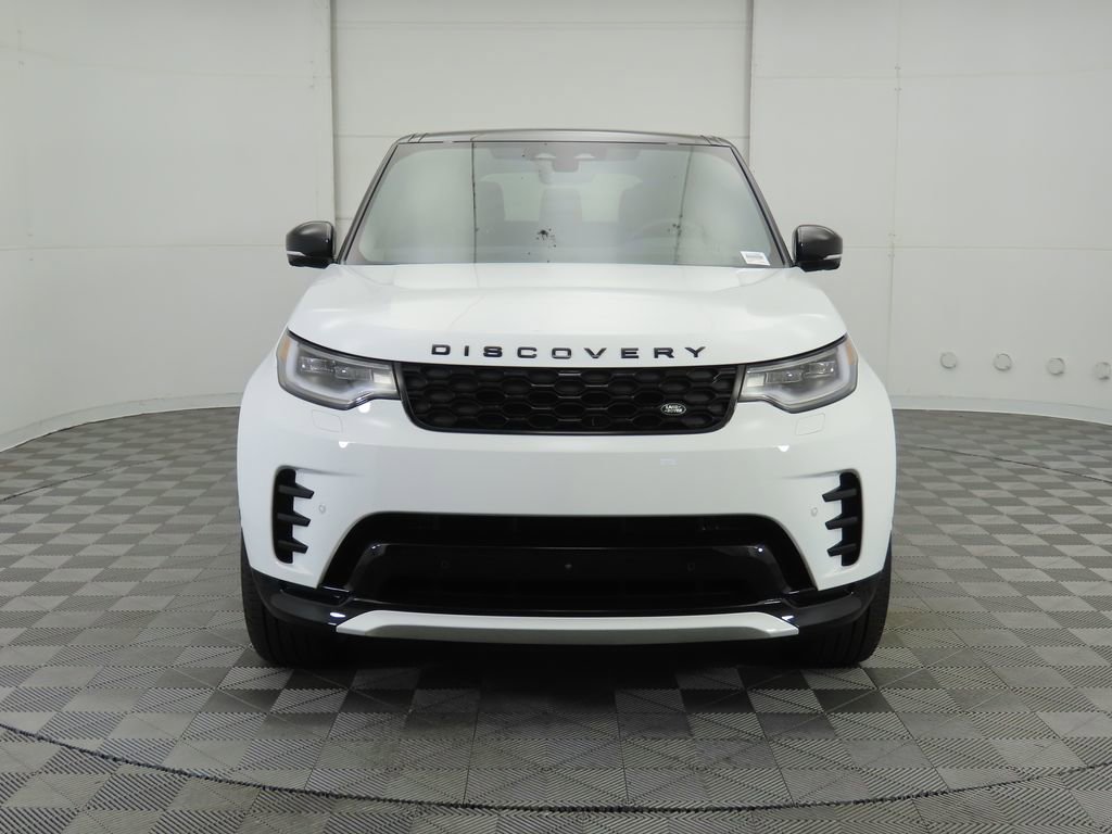 Used 2024 Land Rover Discovery Dynamic SE image 2