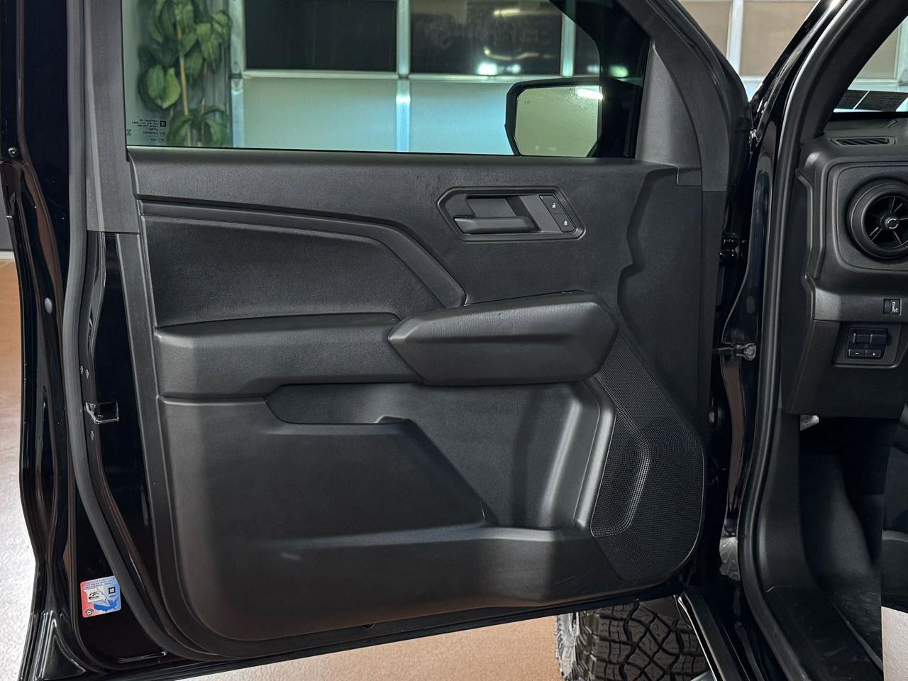 Used 2024 Chevrolet Colorado Trail Boss w/ Advanced Trailering Package image 15