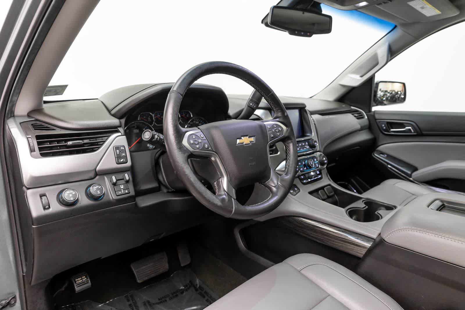 Used 2018 Chevrolet Tahoe LT w/ LT Signature Package AWD/4WD image 2