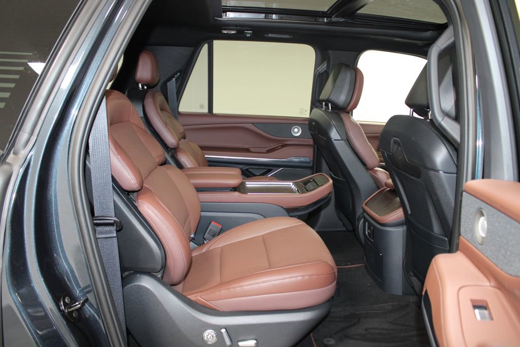 New 2026 Lincoln Navigator L Reserve AWD/4WD image 35