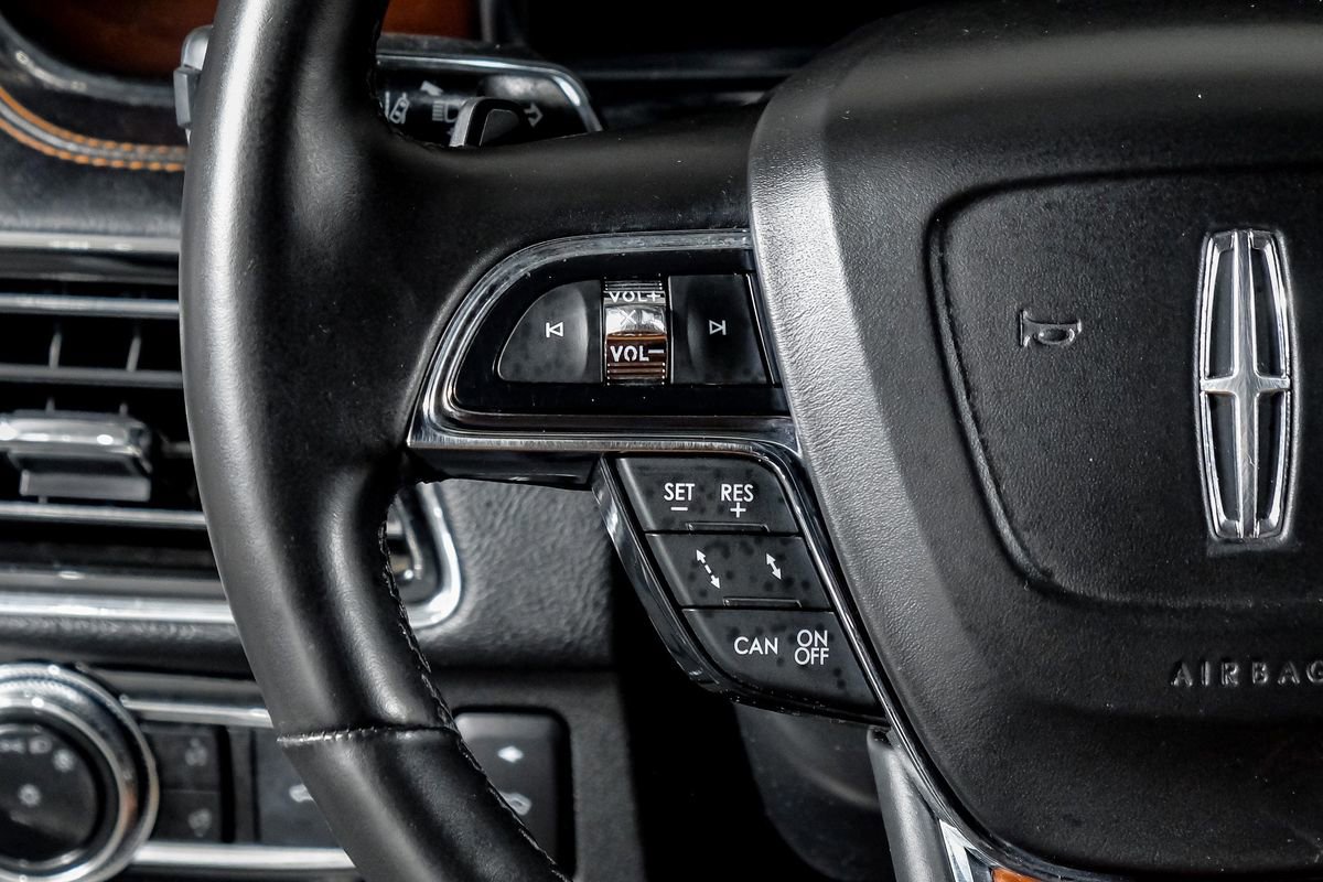 Used 2020 Lincoln Navigator L Reserve w/ Equipment Group 208A Reserve image 17