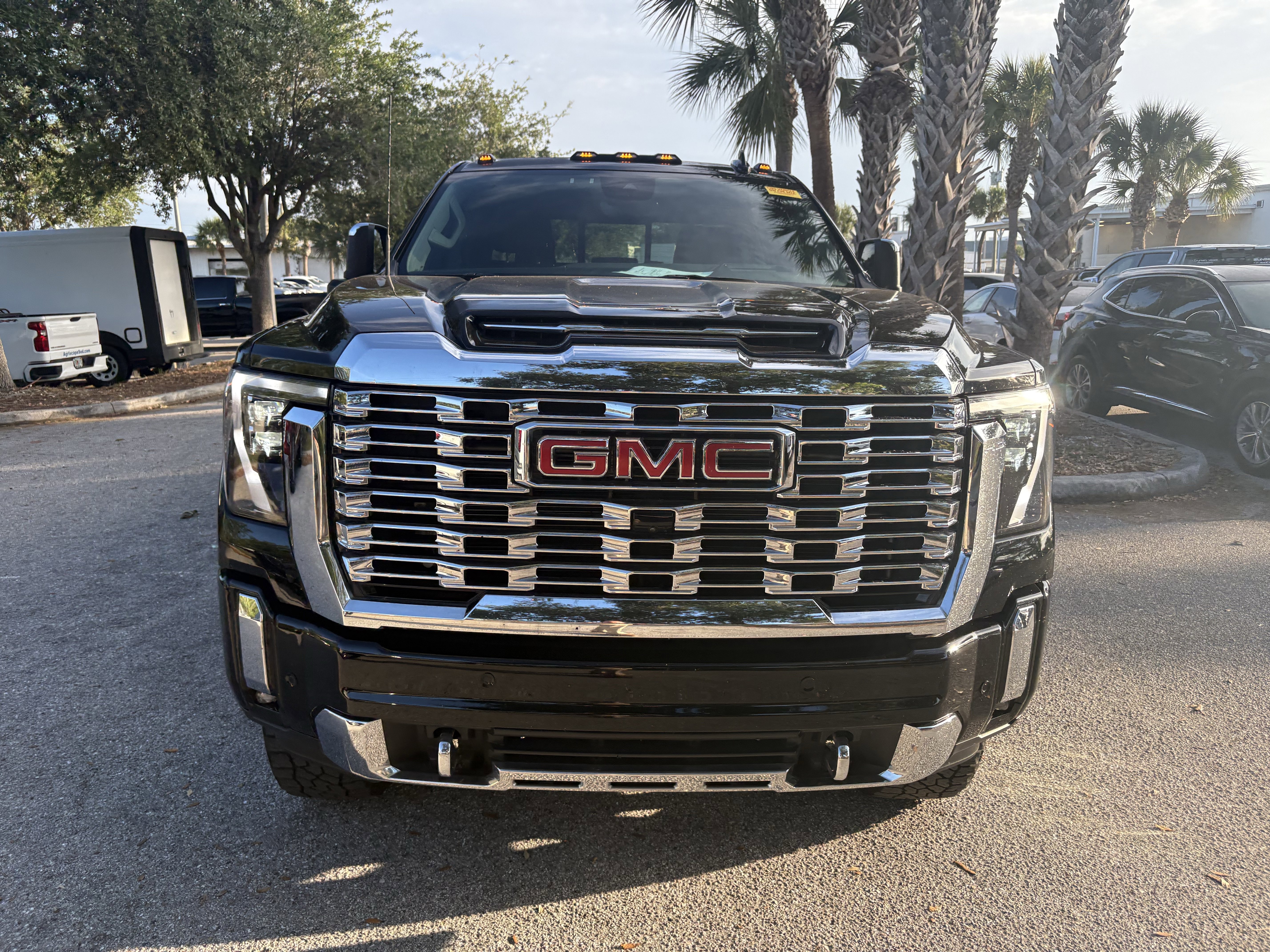 Used 2024 GMC Sierra 2500 Denali w/ Denali Reserve Package AWD/4WD image 2
