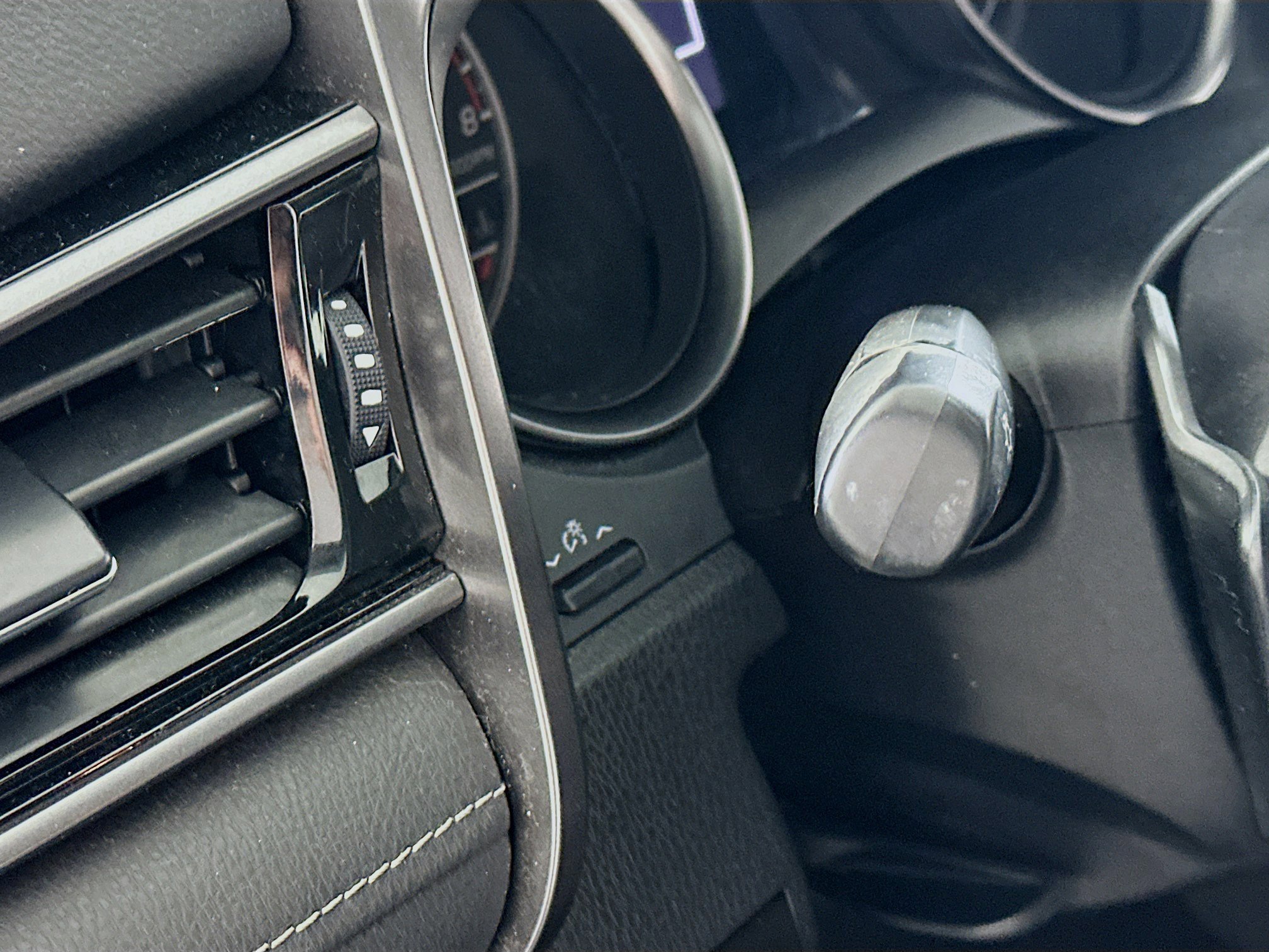 Used 2021 Toyota Camry SE w/ Carpet Mat Package (TMS) image 16