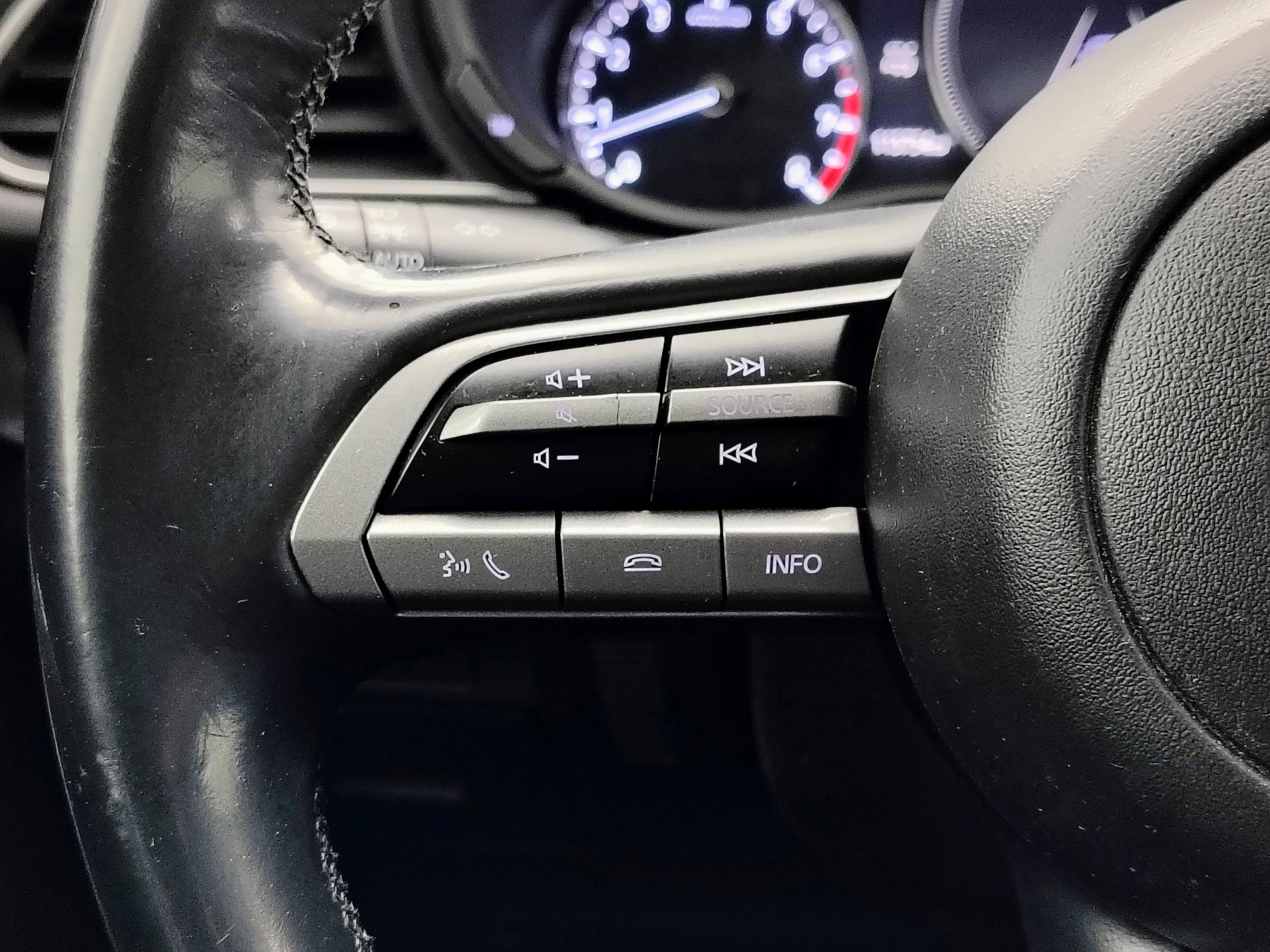 Used 2020 MAZDA CX-30 FWD w/ Select Package image 37