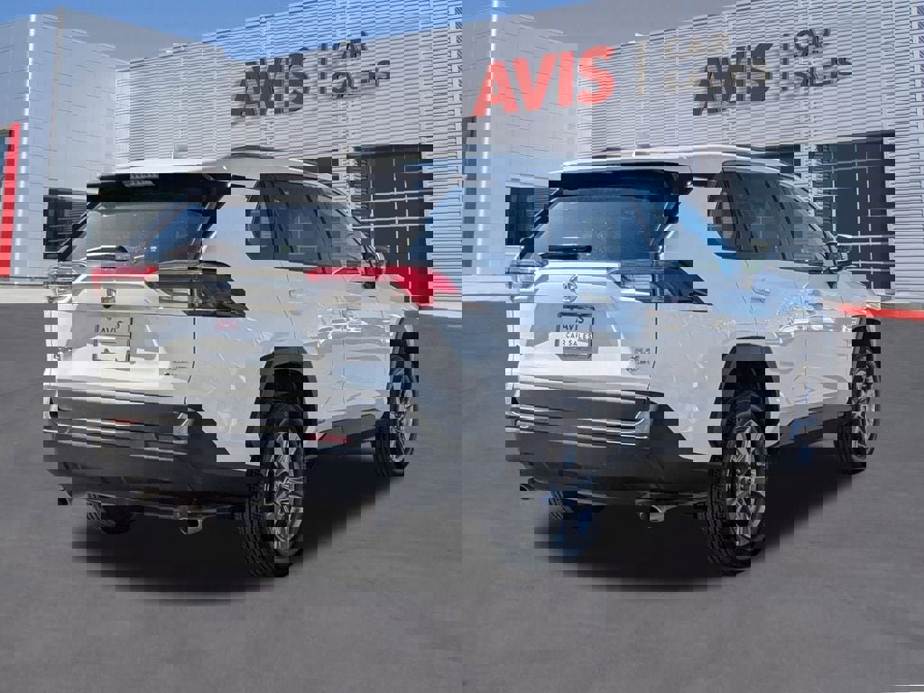 Used 2025 Toyota RAV4 XLE image 6