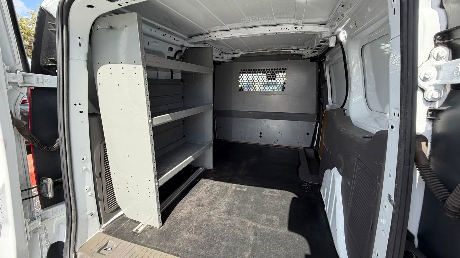 Used 2021 Ford Transit Connect XLT image 6