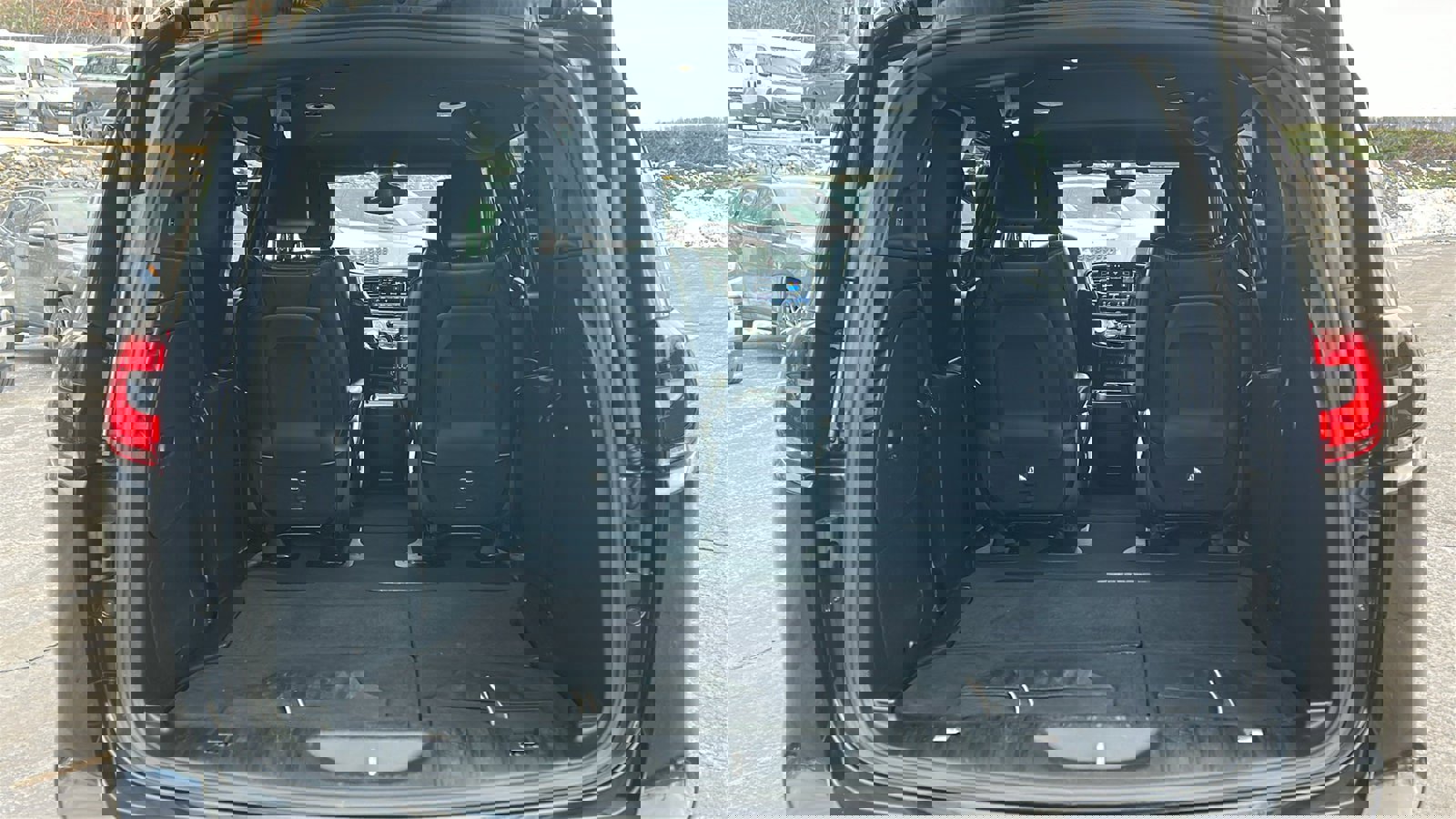 Certified 2022 Chrysler Pacifica Touring-L w/ S Appearance Package image 7