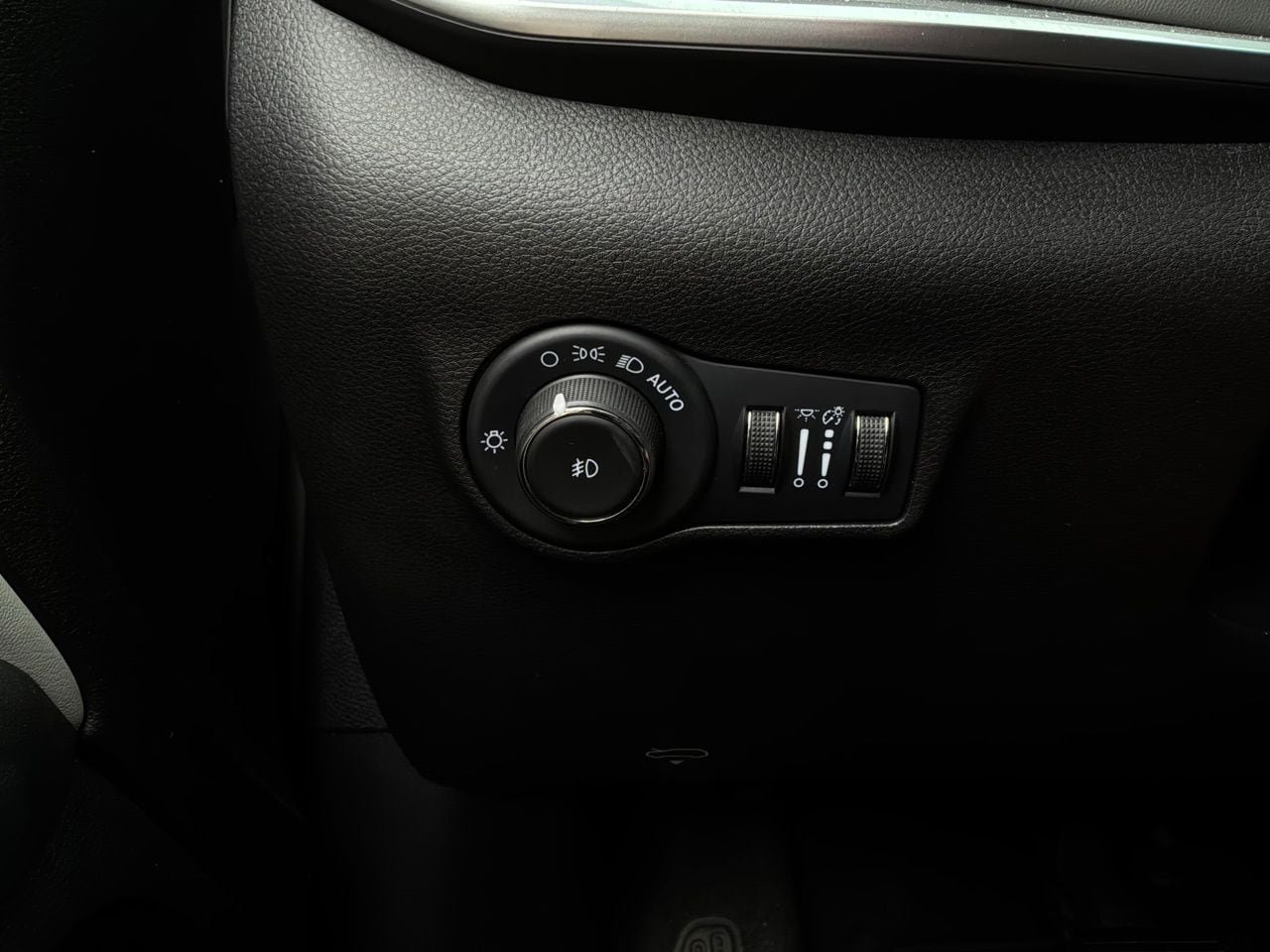 Used 2025 Jeep Compass Limited AWD/4WD image 22