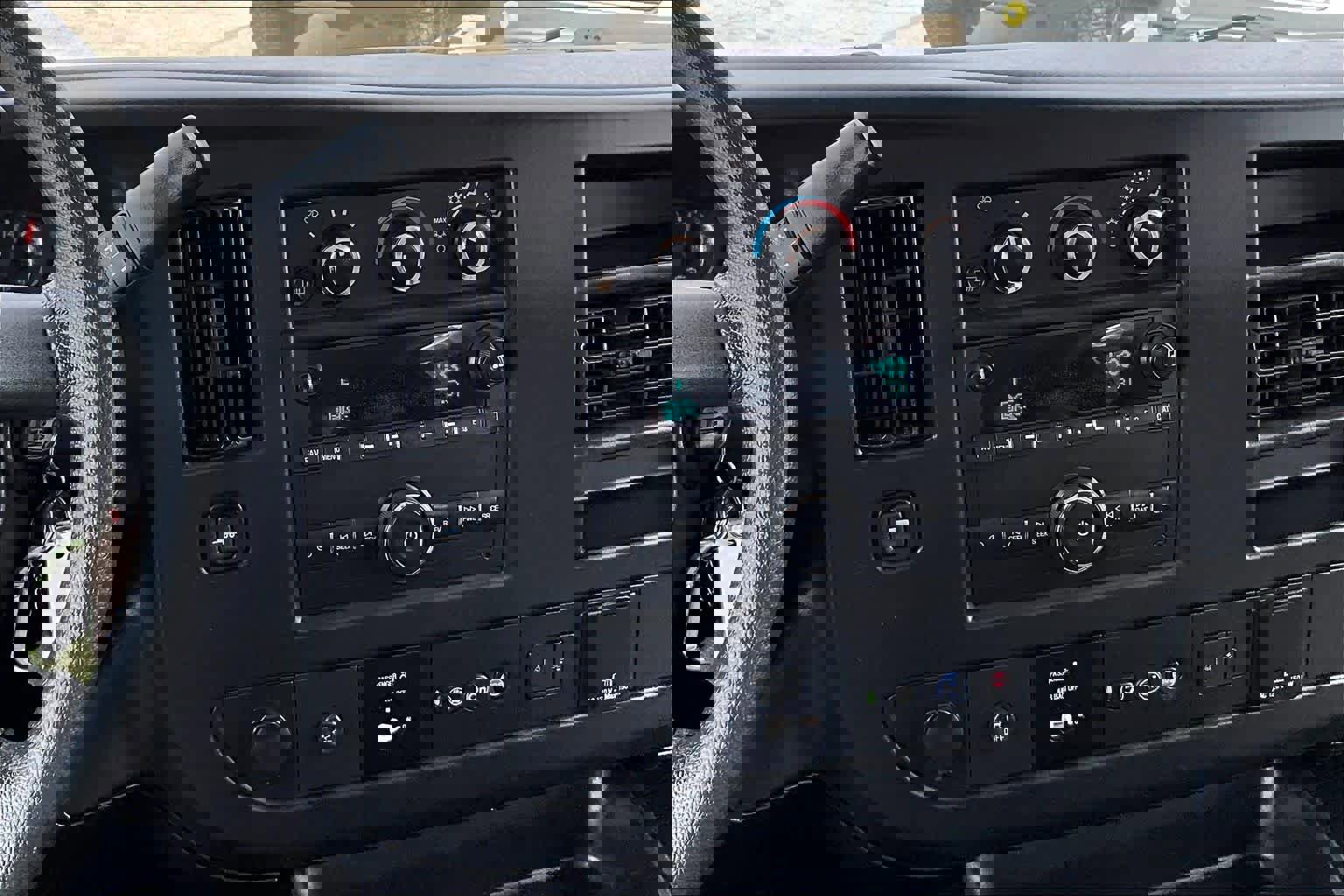 Used 2021 Chevrolet Express 3500 LT w/ LT Preferred Equipment Group image 7