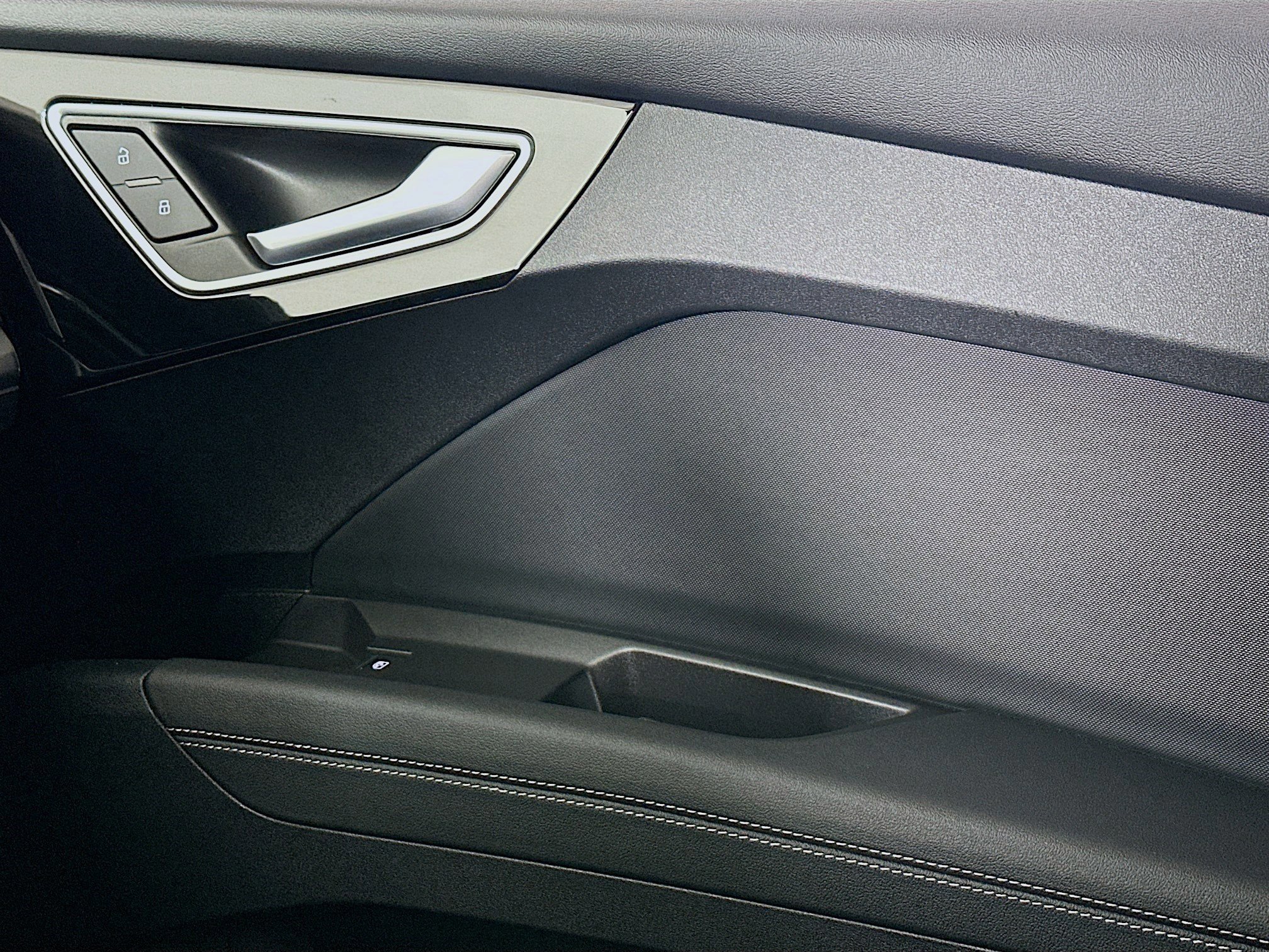 Used 2024 Audi Q4 e-tron Premium Plus w/ Premium Plus image 16