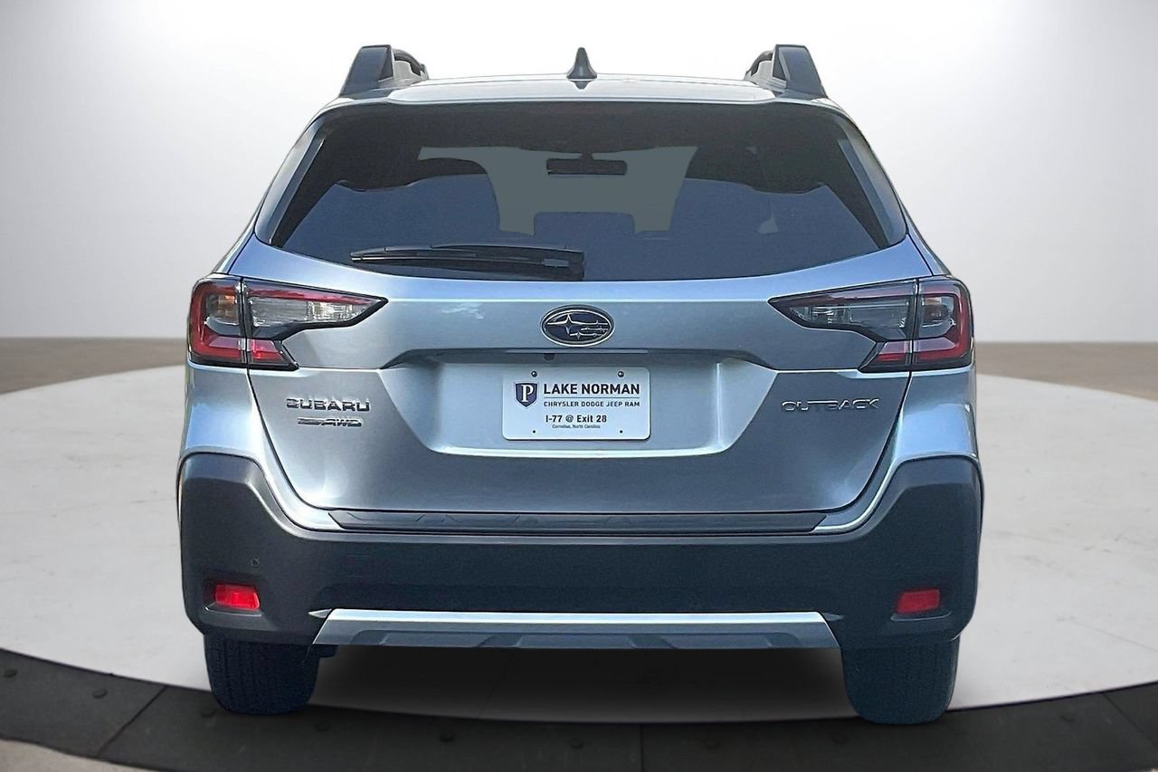 Used 2025 Subaru Outback Limited AWD/4WD image 8