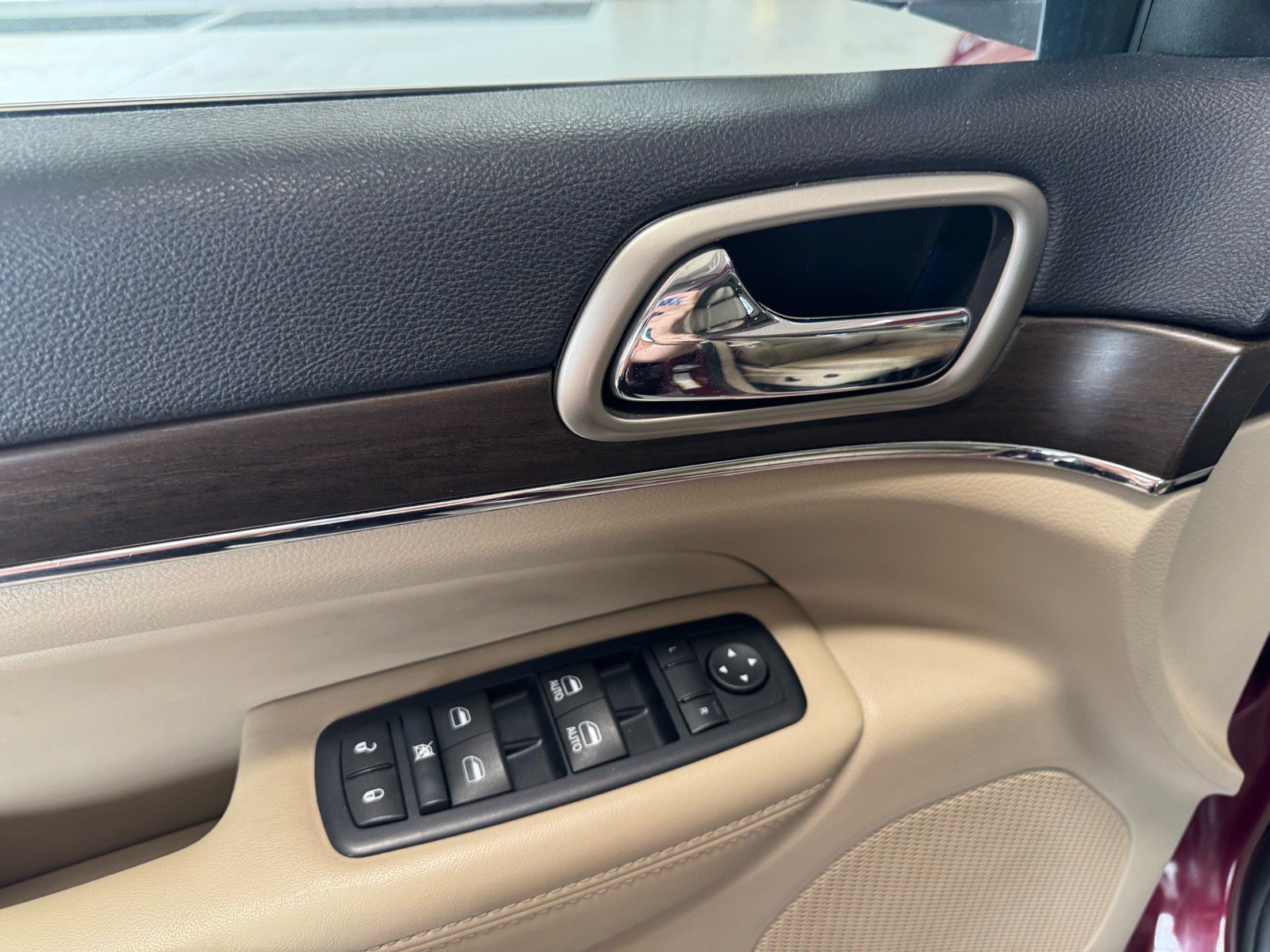 Used 2016 Jeep Grand Cherokee Limited AWD/4WD image 20