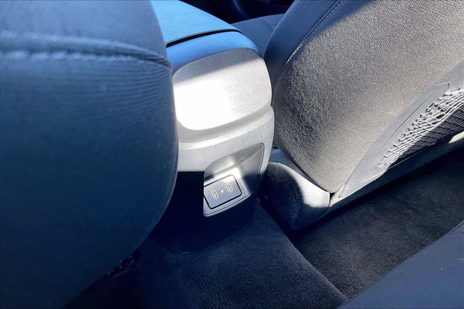 Used 2025 Hyundai Elantra SEL FWD image 32
