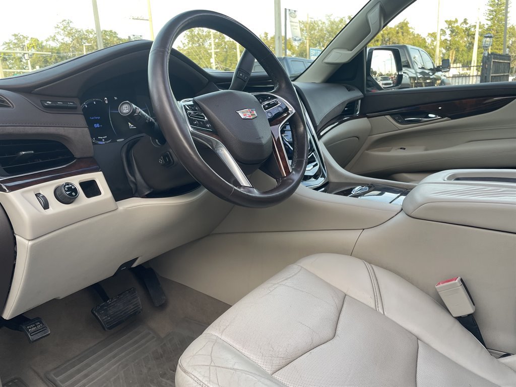 Used 2016 Cadillac Escalade ESV Luxury RWD image 14
