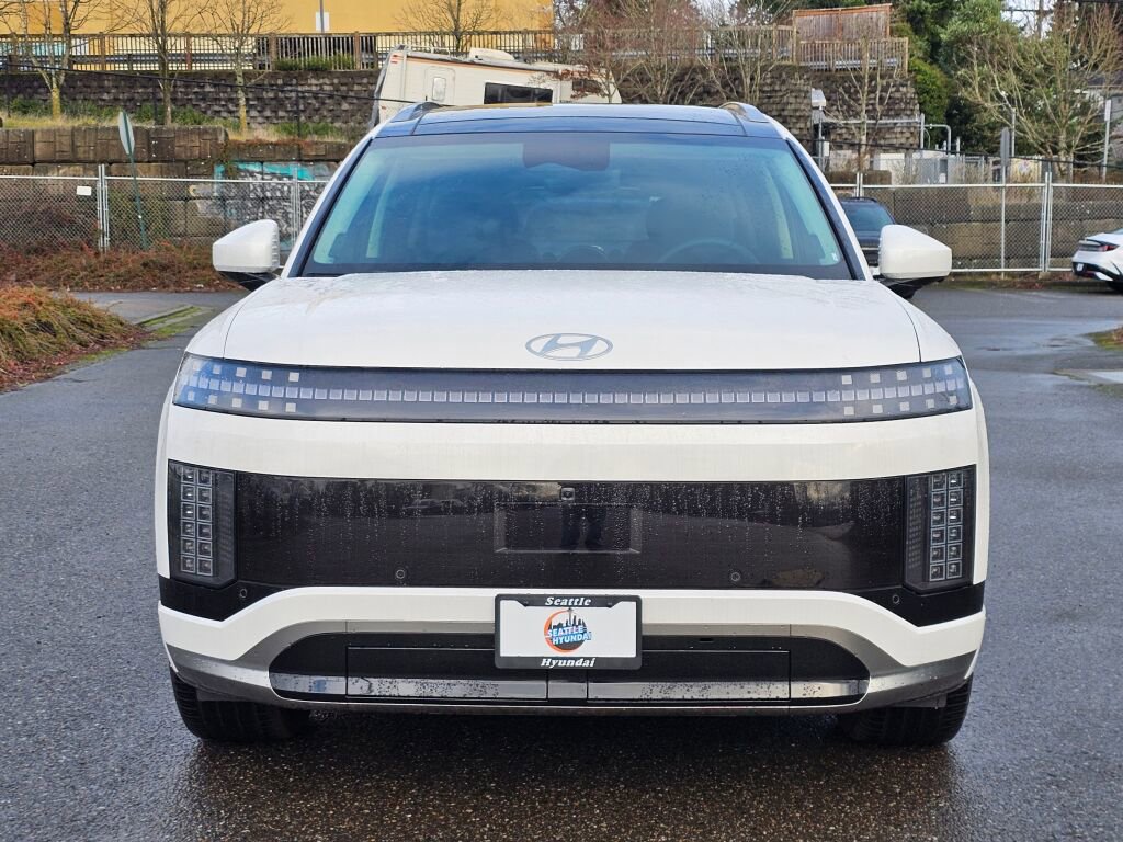 New 2026 Hyundai Ioniq 9 Calligraphy image 2