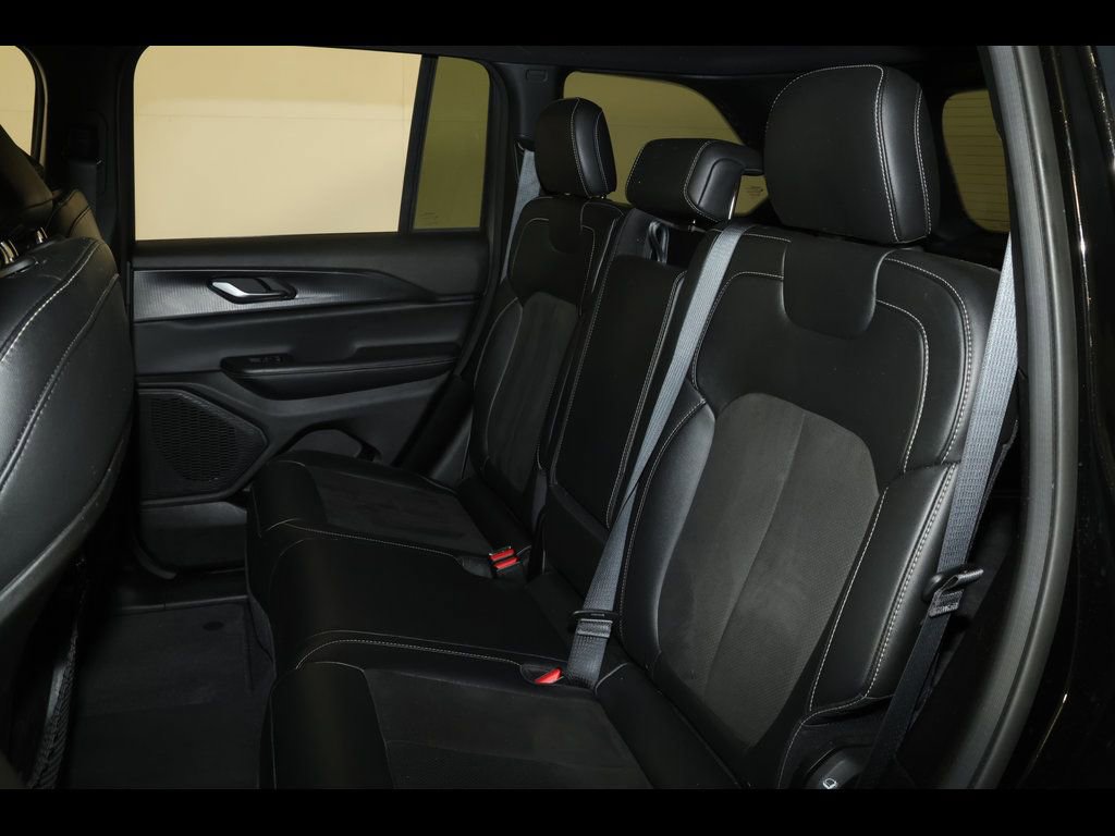 Used 2023 Jeep Grand Cherokee Altitude AWD/4WD image 28