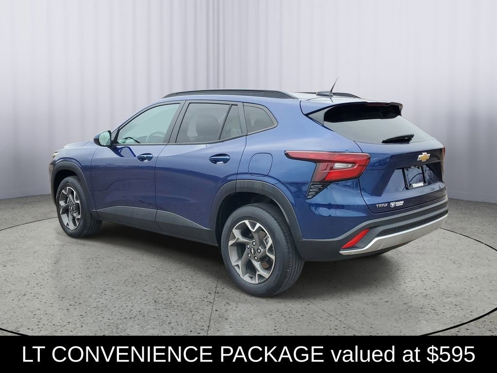 Certified 2024 Chevrolet Trax LT w/ Driver Confidence Package image 4