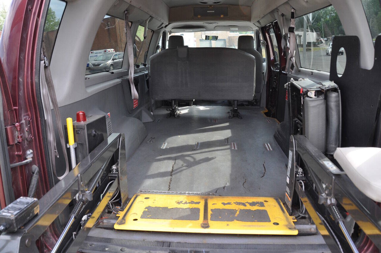 Used 2010 Ford E-350 and Econoline 350 XL RWD image 20