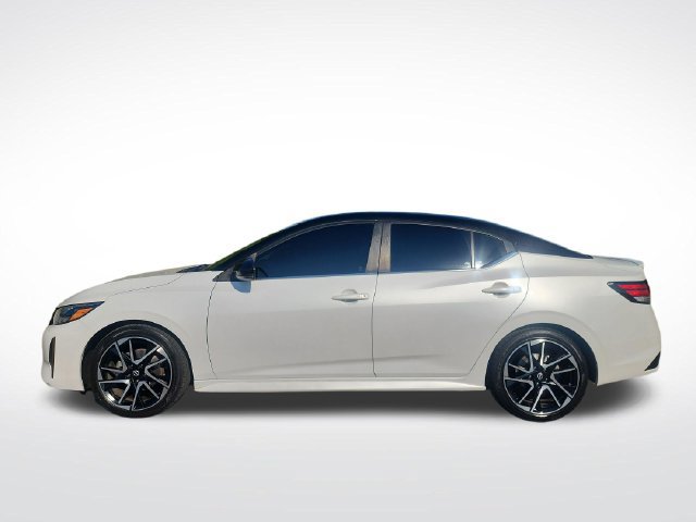 Used 2024 Nissan Sentra SR FWD image 2