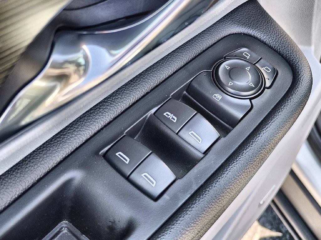 Used 2022 GMC Terrain SLT w/ Infotainment Package II AWD/4WD image 13
