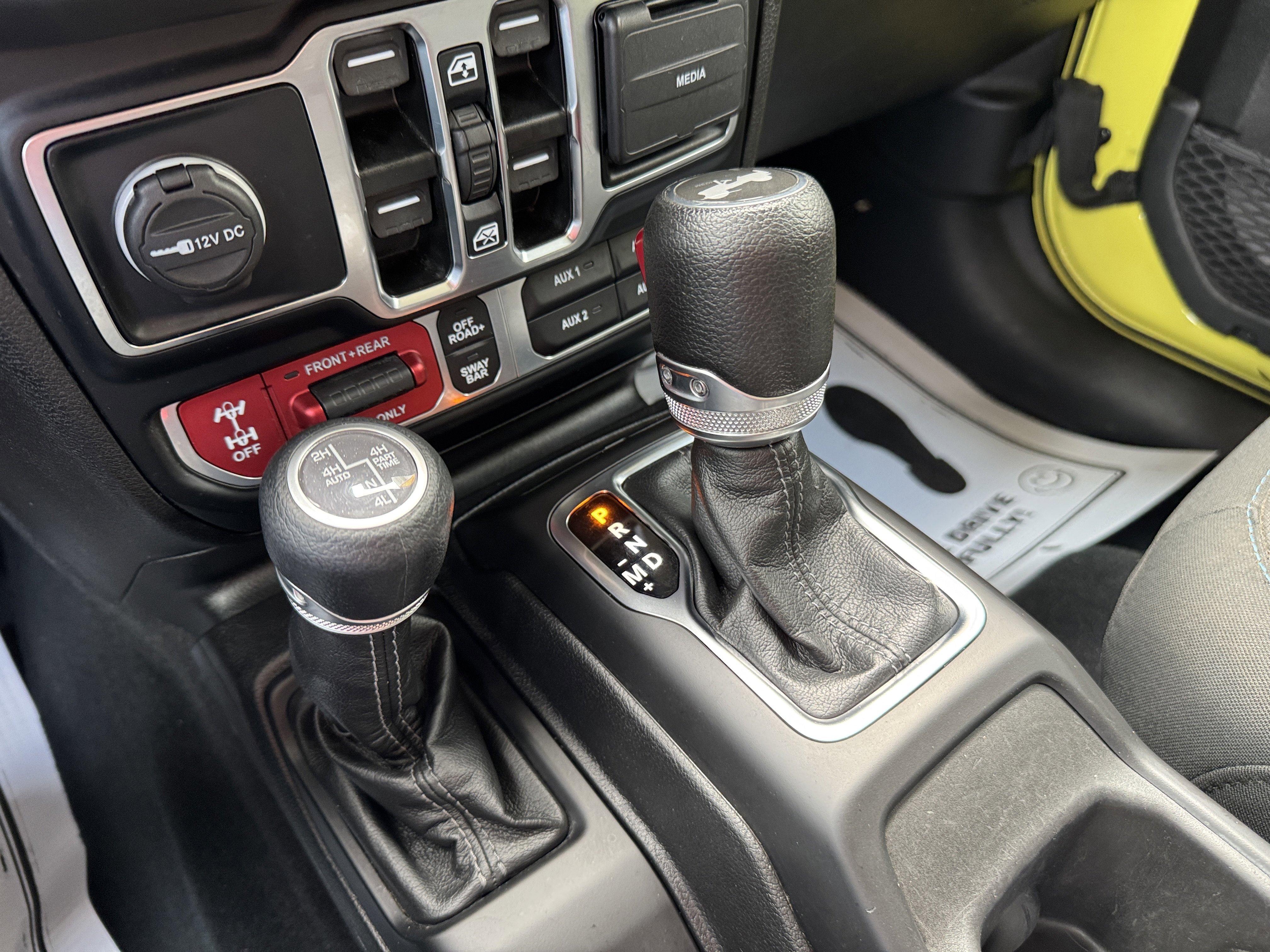Used 2024 Jeep Wrangler Unlimited Rubicon 4xe AWD/4WD image 19
