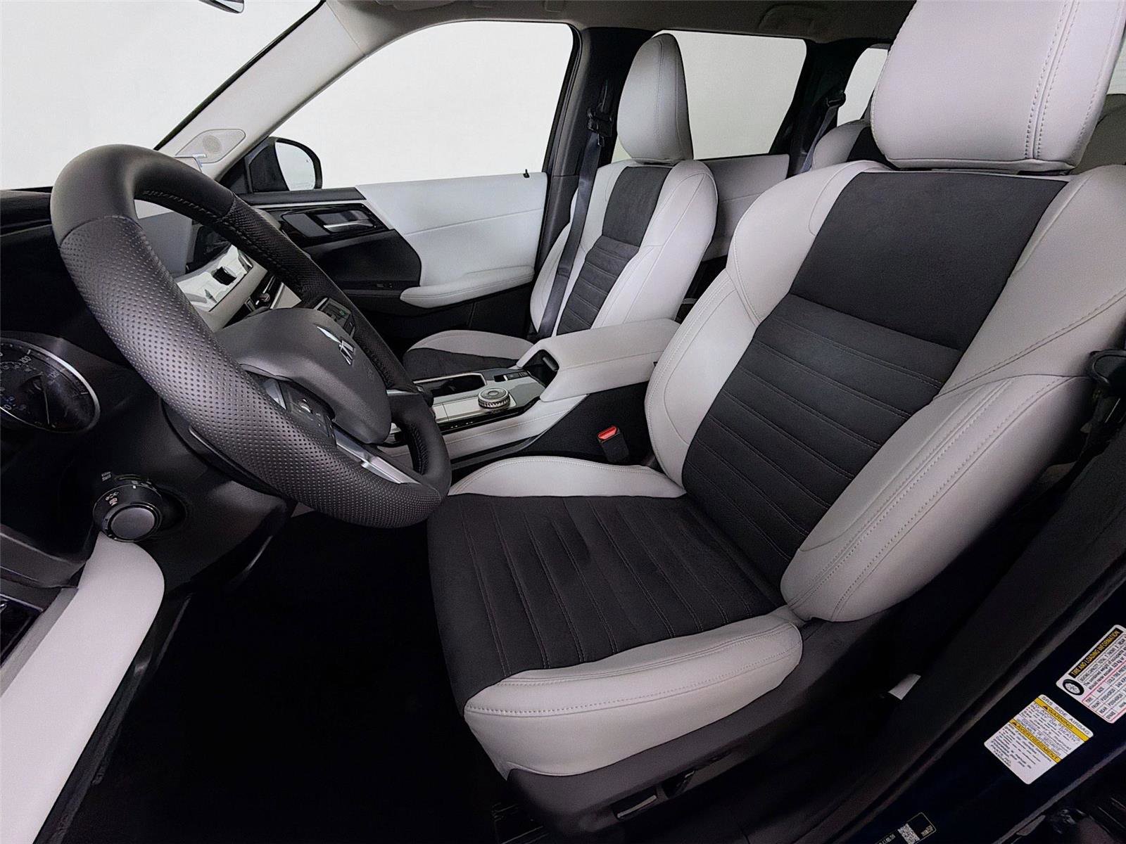New 2026 Mitsubishi Outlander SE AWD/4WD image 11