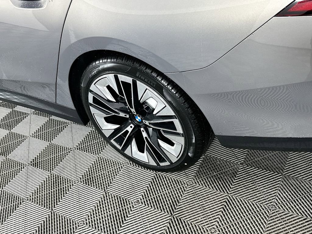 New 2026 BMW 530i xDrive image 39