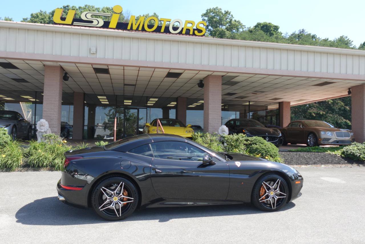 Used 2015 Ferrari California T RWD image 21