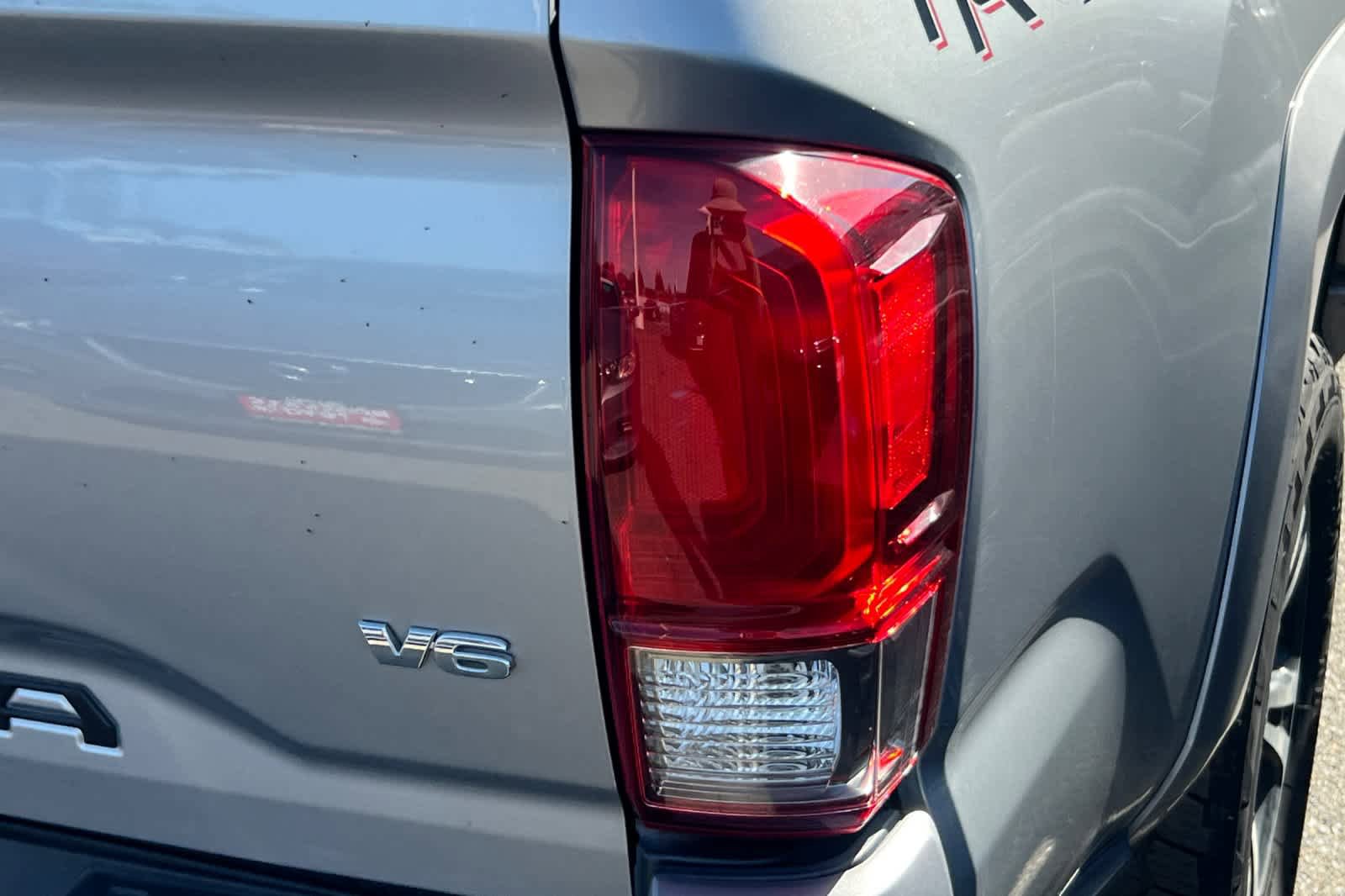 Used 2016 Toyota Tacoma TRD Sport AWD/4WD image 17