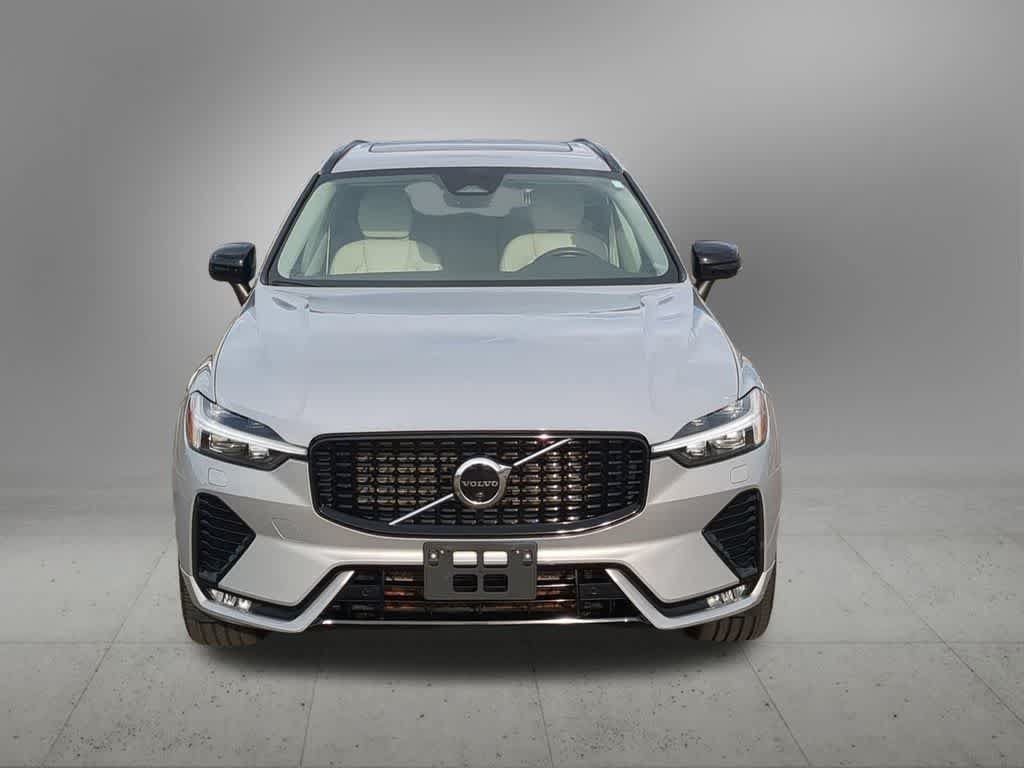 Certified 2023 Volvo XC60 B5 Plus w/ Climate Package AWD/4WD image 9