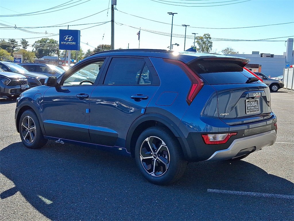 New 2025 Kia Niro EX image 3