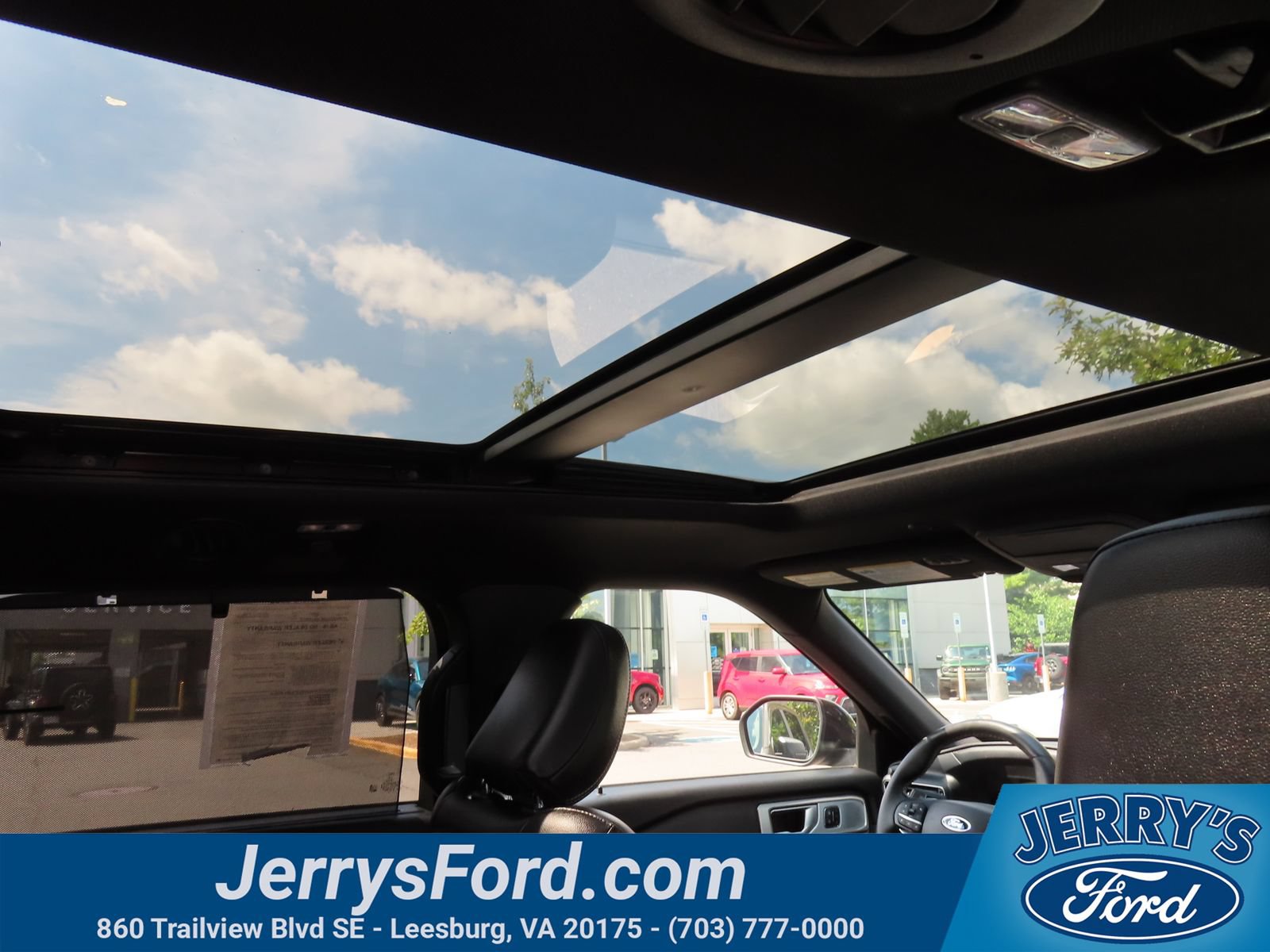 Certified 2020 Ford Explorer ST w/ Premium Technology Package AWD/4WD image 39