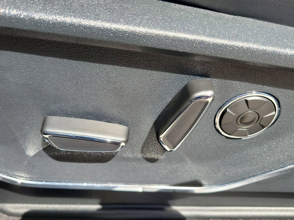 Certified 2025 Ford F150 Lightning Platinum image 18