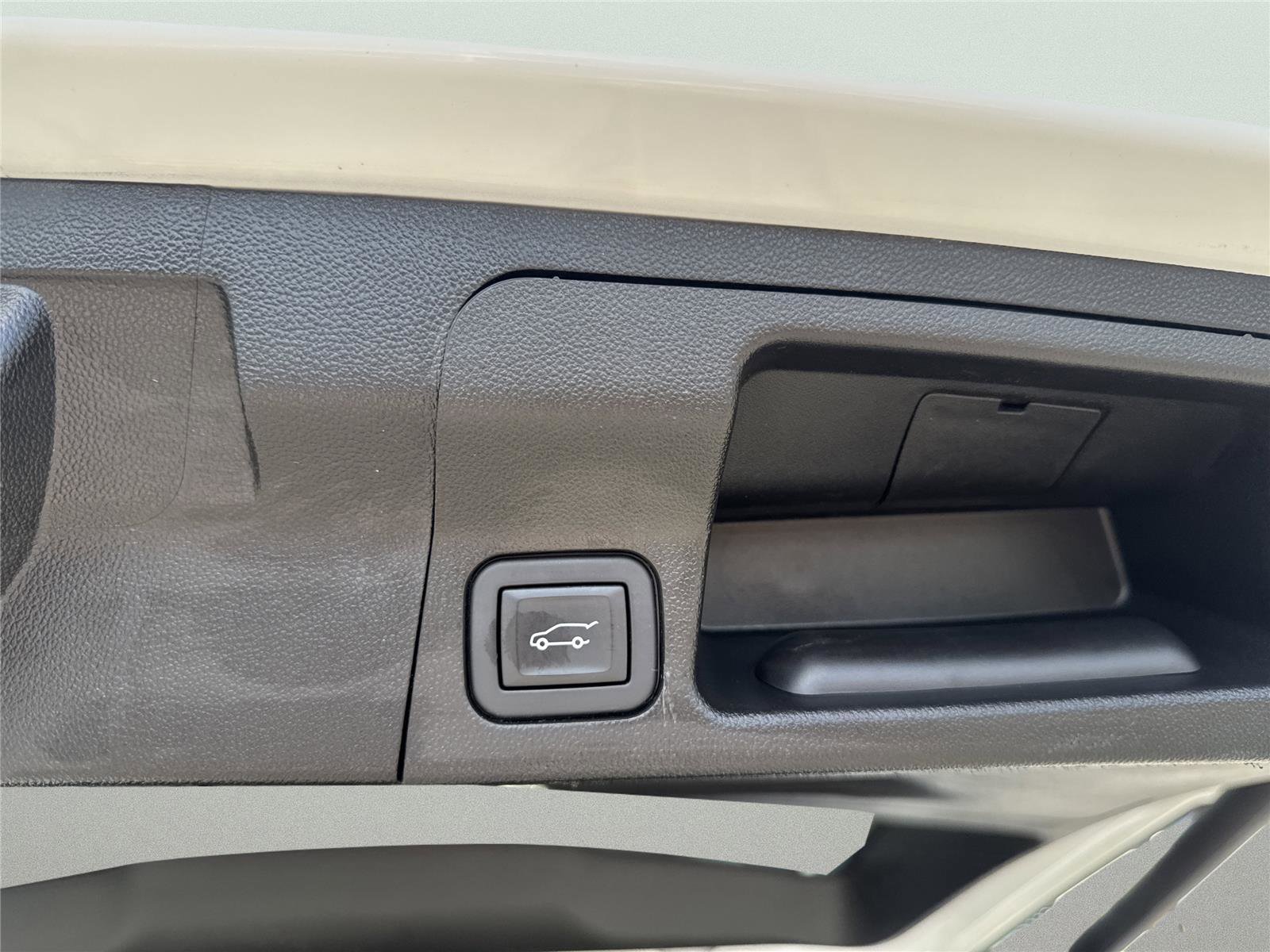 Used 2023 GMC Acadia SLT AWD/4WD image 36