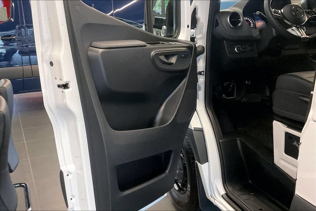 Used 2026 Mercedes-Benz Sprinter 2500 image 8