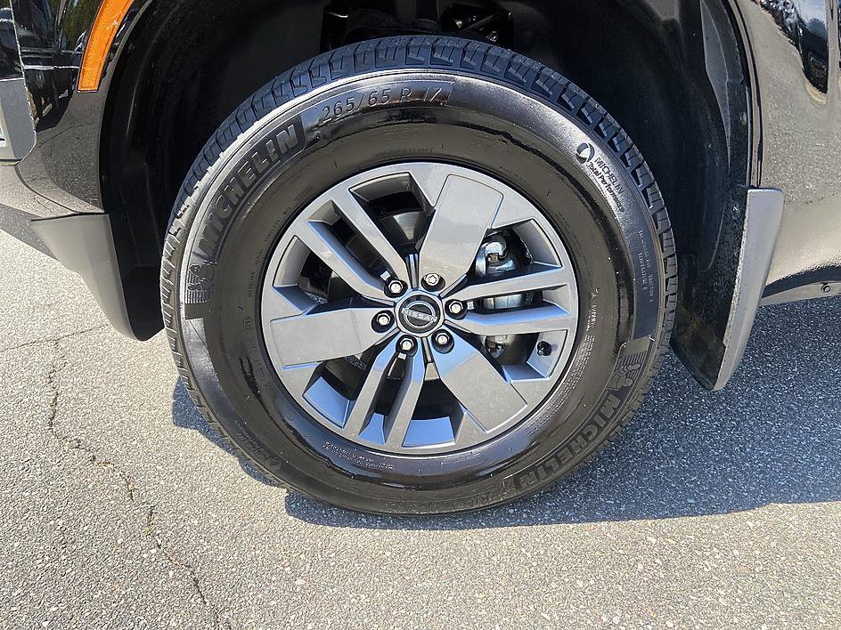 Certified 2025 Nissan Frontier SV w/ SV Convenience Package image 8