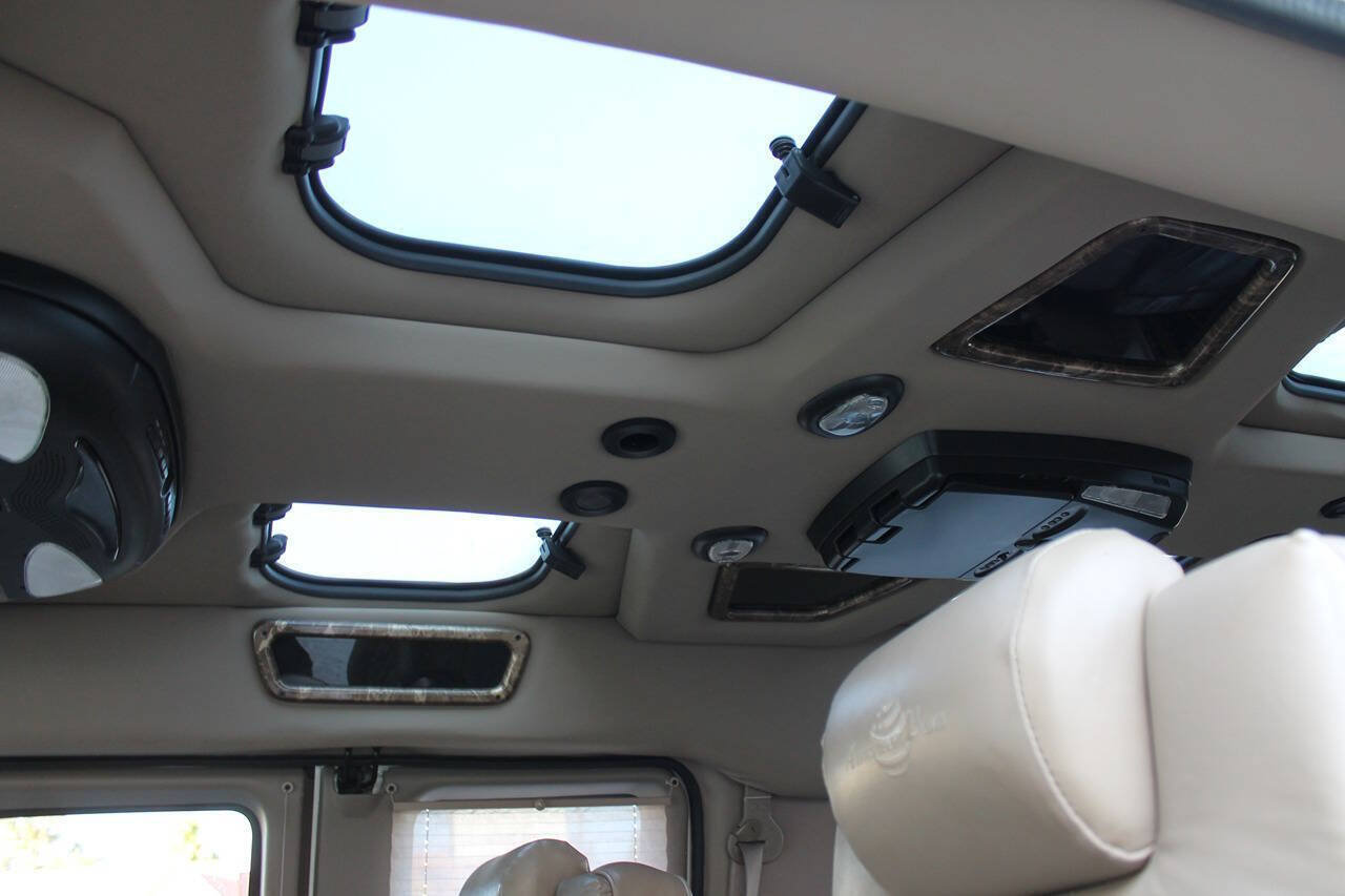 Used 2006 Chevrolet Express 1500 RWD image 30