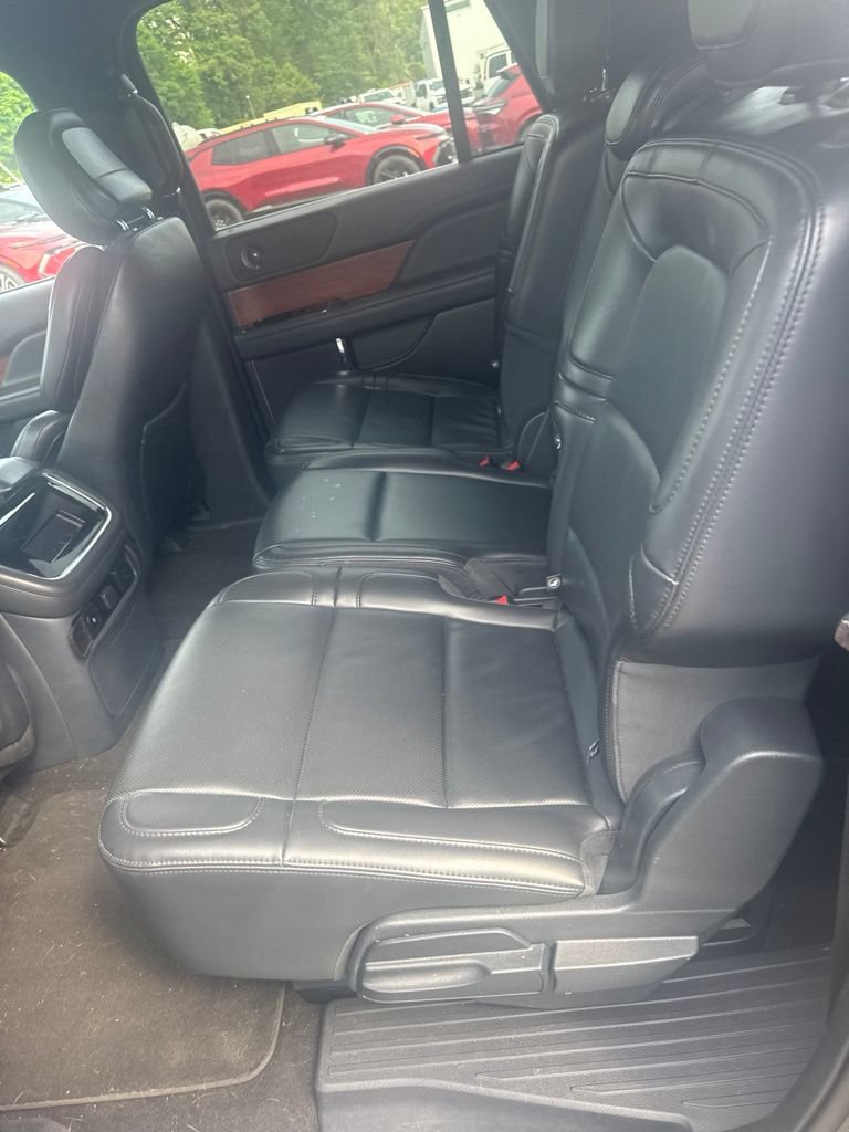 Used 2024 Lincoln Navigator L 4WD image 17