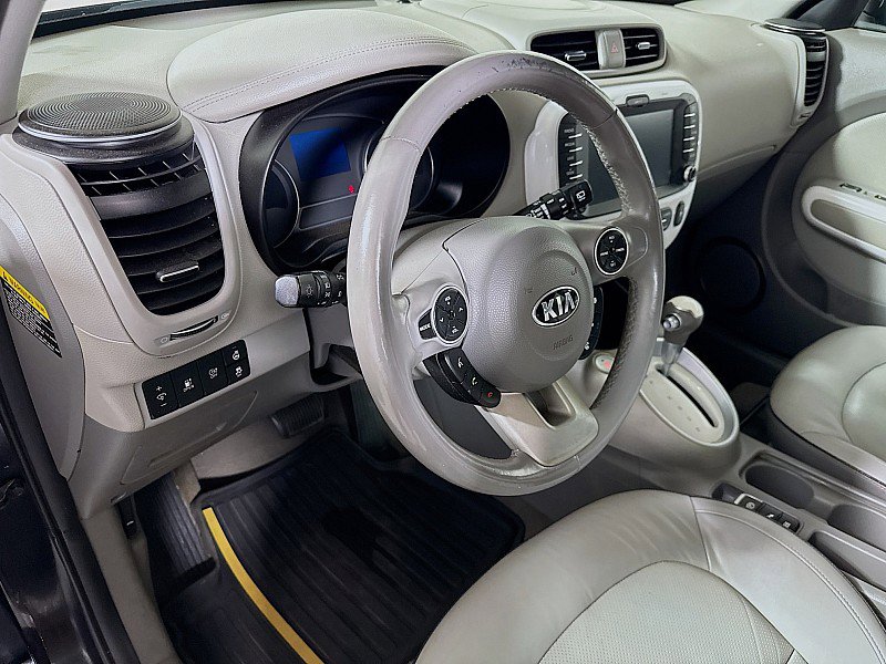 Used 2017 Kia Soul EV + FWD image 9