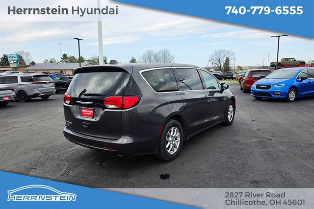 Used 2023 Chrysler Voyager LX FWD image 31