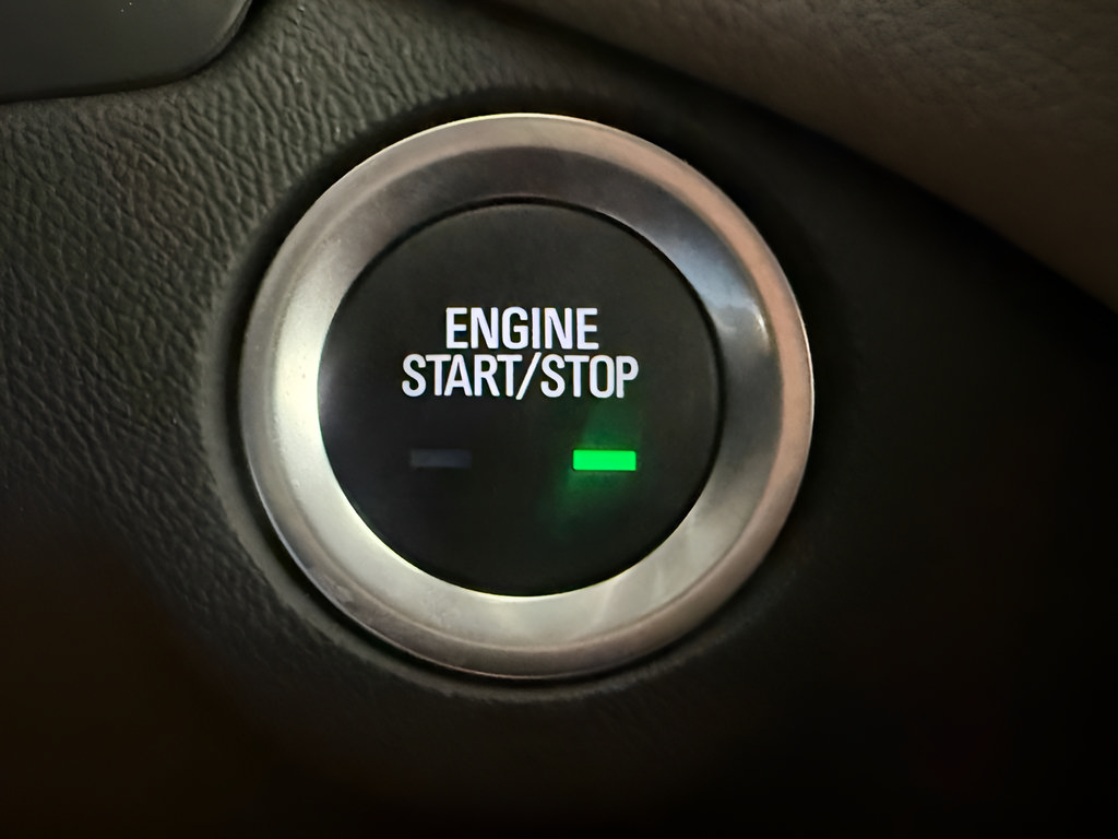 Used 2022 Chevrolet Equinox LS w/ LS Convenience Package FWD image 21