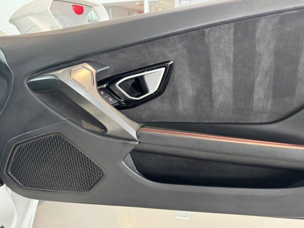 Used 2016 Lamborghini Huracan LP 580-2 image 22
